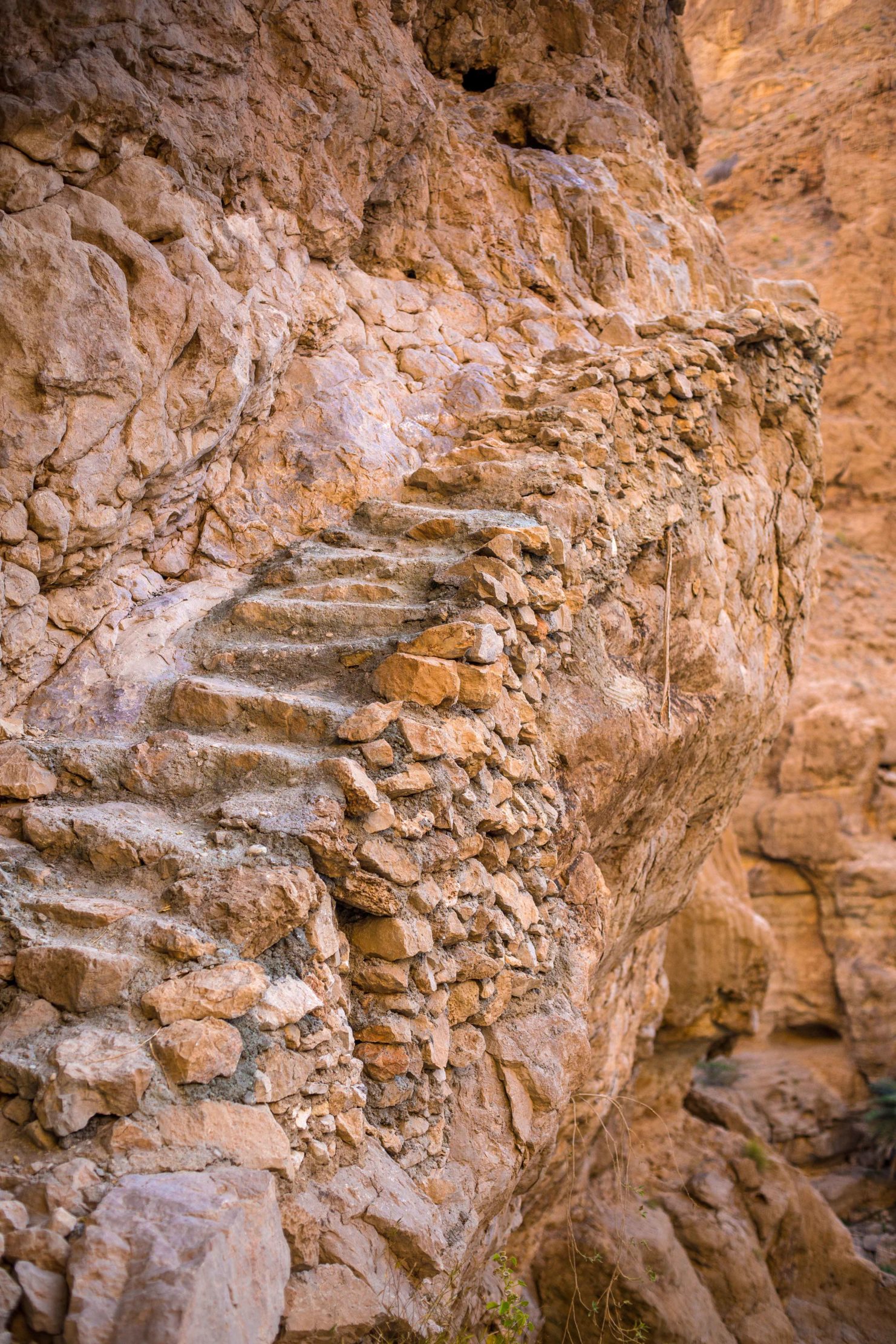 Stairs you need to cross to get to the most beautiful parts of the Wadi Shab
