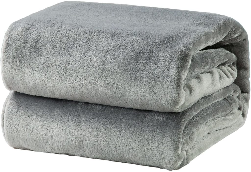 Best Blankets for Airbnb